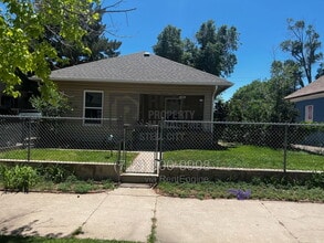 Building Photo - 1520 E 8th St