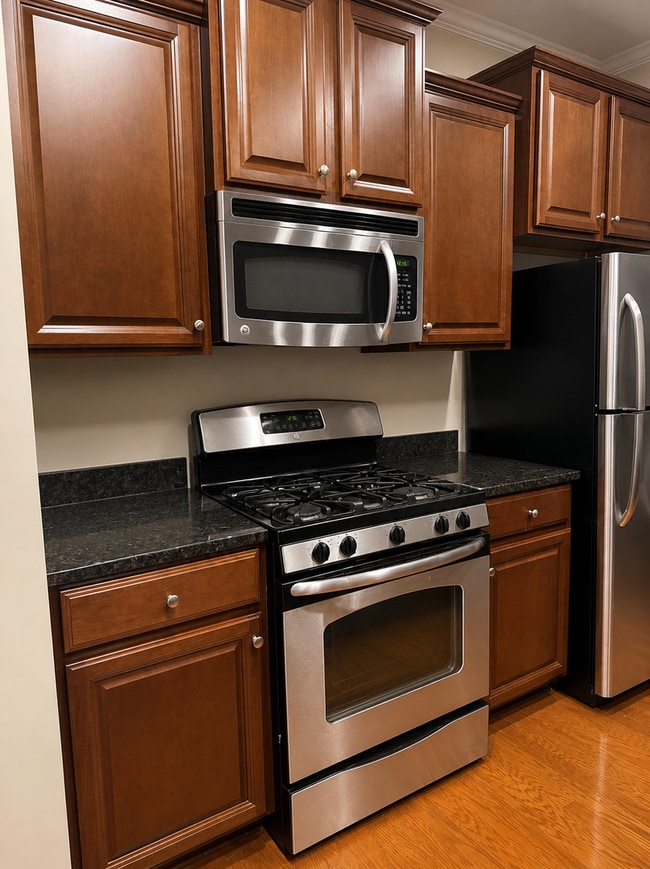 Building Photo - Beautiful Providence Place Townhome Near RTP & RDU – Pool Community!