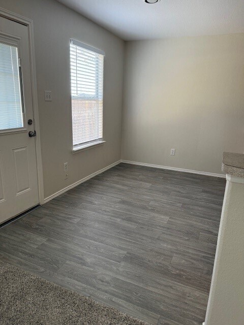 Foto del edificio - 8319 Radial Ct