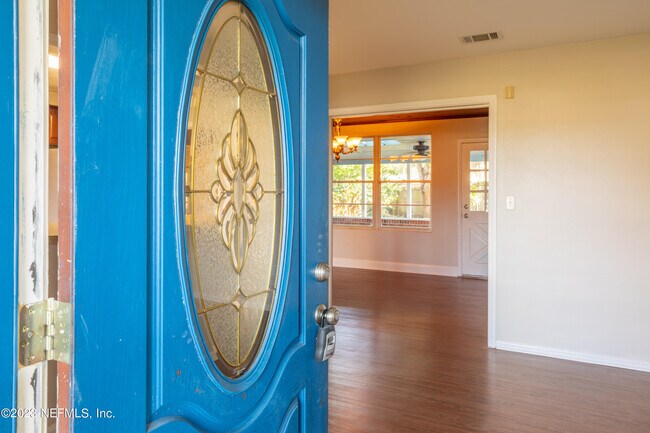 Foto del edificio - 1059 Glynlea Rd