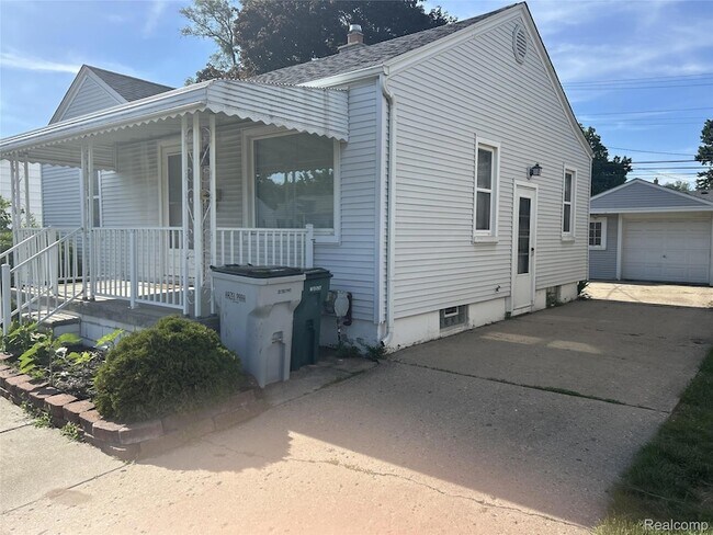 Foto del edificio - 691 E Mapledale Ave