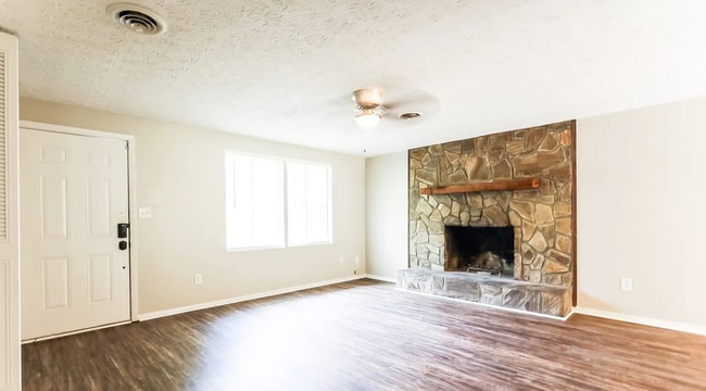 Building Photo - 2730 Old S Dr