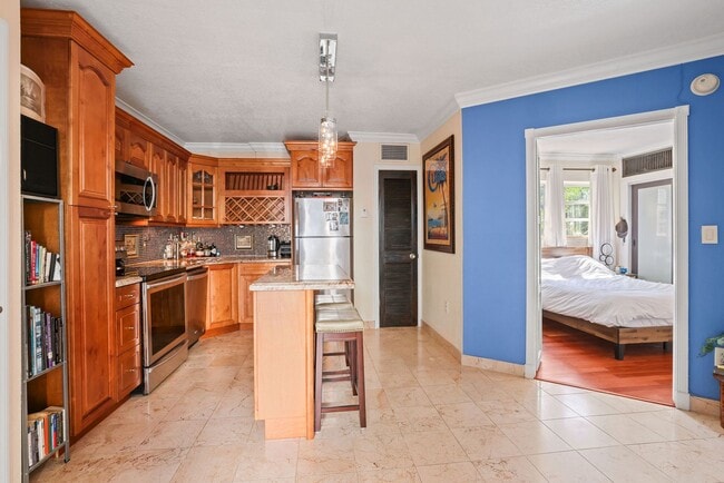 Building Photo - Spaciously designed 1 bedroom apartment wi...
