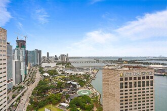 Building Photo - 325 S Biscayne Blvd