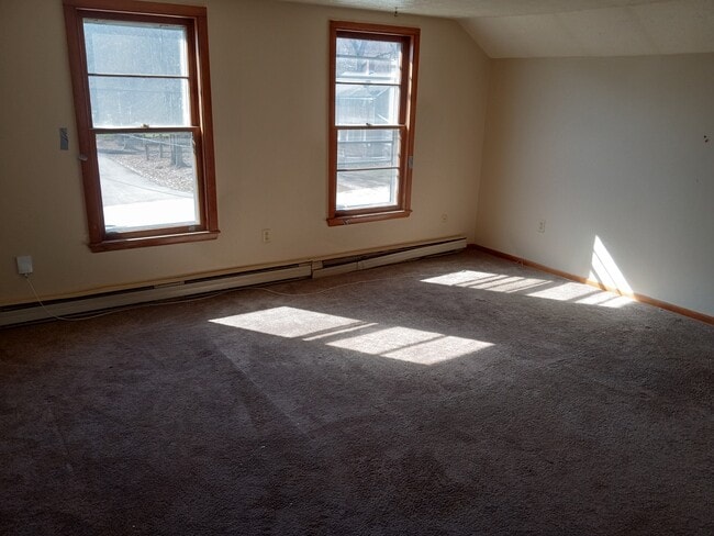 Building Photo - 826 W Highland Ave