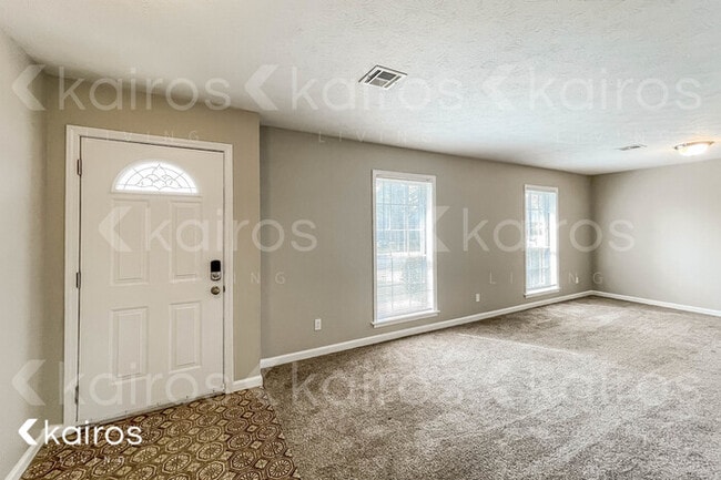 Building Photo - 2073 Edinburgh Dr