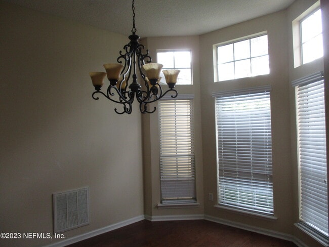Building Photo - 3726 Reedpond Dr N