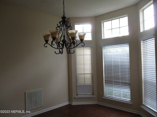 Foto del edificio - 3726 Reedpond Dr N