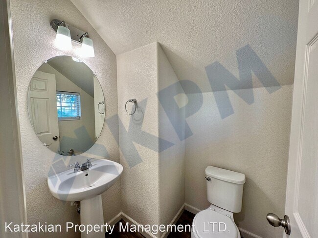 Building Photo - 3 br, 2.5 bath House - 4439 Orchard Ct
