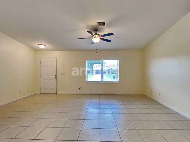 Building Photo - 3090 SW Boxwood Circle