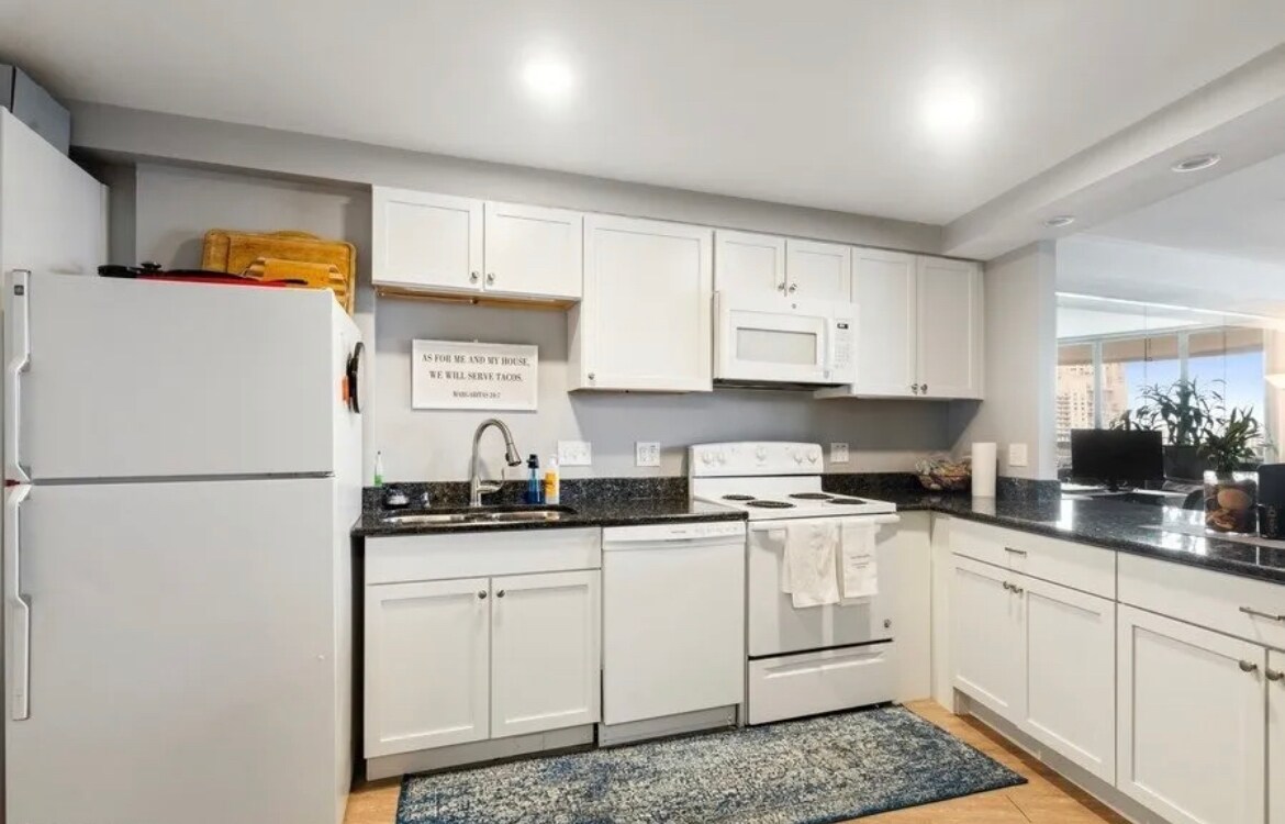 Foto principal - 33 W Kinzie St