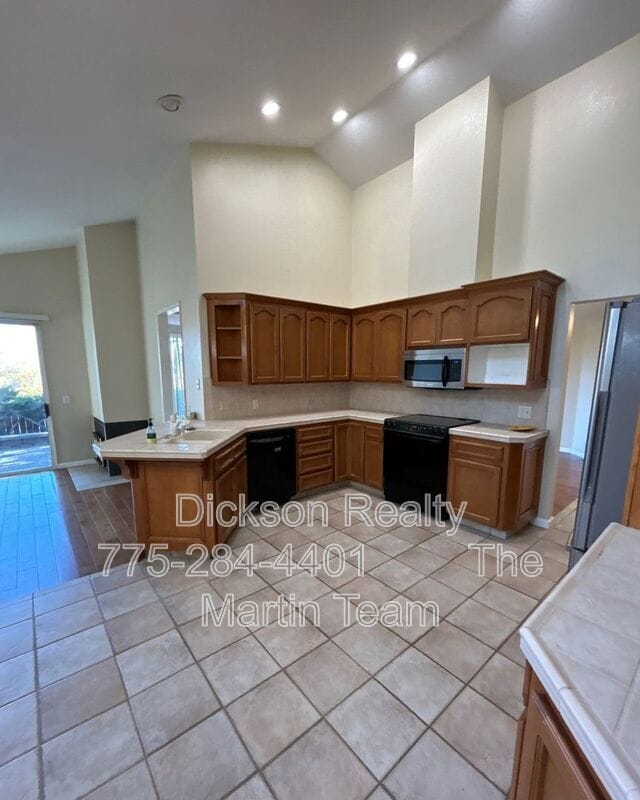 Building Photo - 2370 High Terrace Dr
