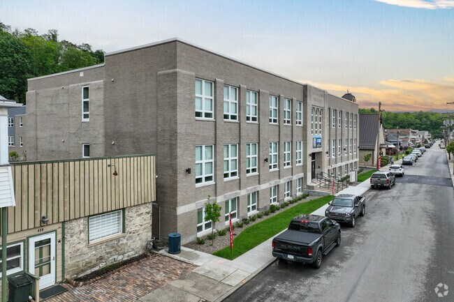 Foto del edificio - Morning Sun Senior Lofts