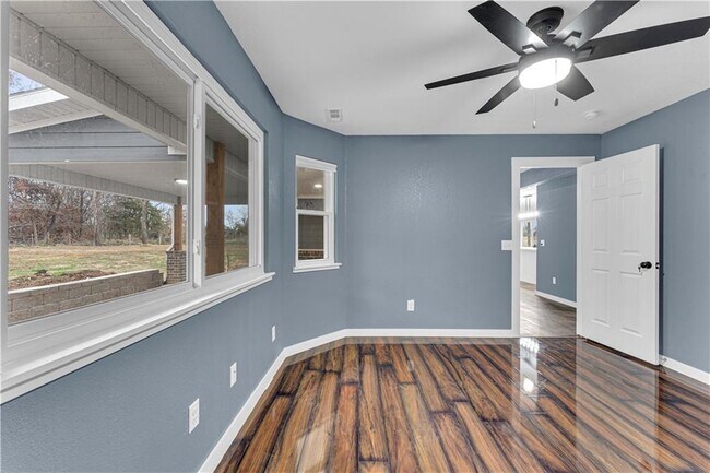 Foto del edificio - 4701 W Oak St