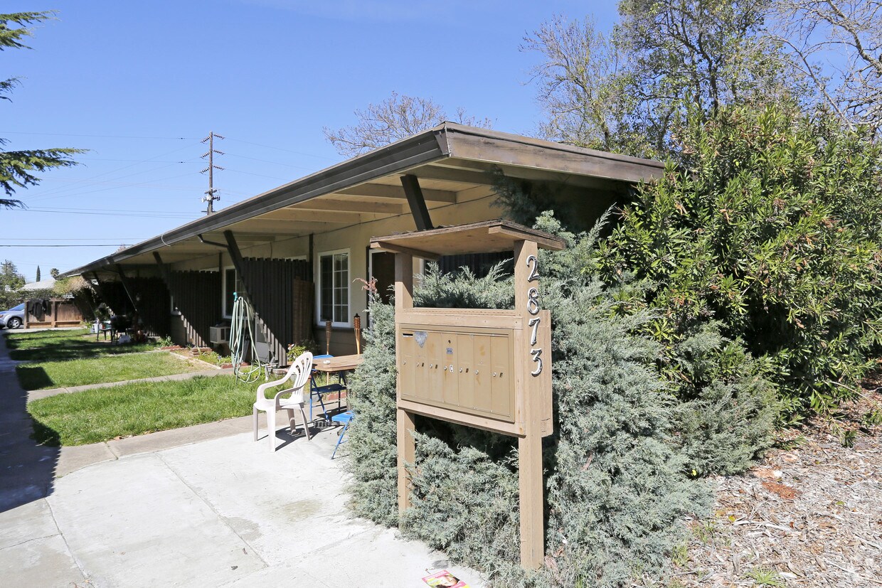 Primary Photo - 2873 Del Paso Blvd