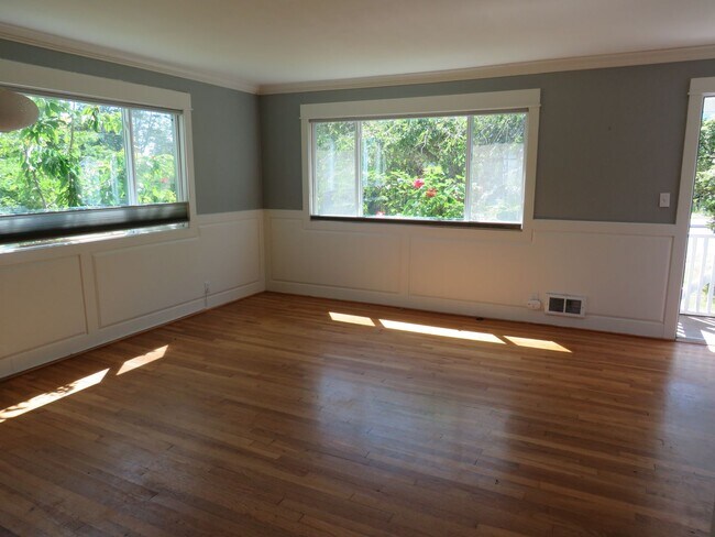 Foto del edificio - 10218 35th Ave SW