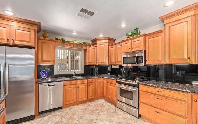 Foto del edificio - Updated 3bd w/ pool  51ave Bell