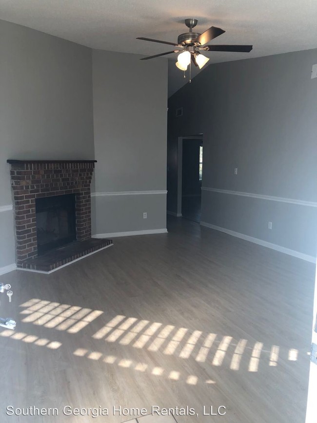 Building Photo - 2 br, 2 bath House - 470 20th Street, NE