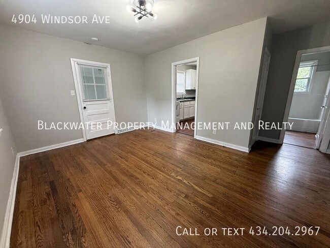 Building Photo - 4904 Windsor Ave