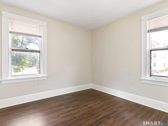 Building Photo - 171 Bassett St