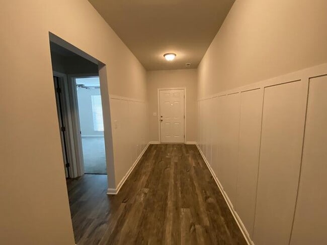 Building Photo - 107 Daymark Dr