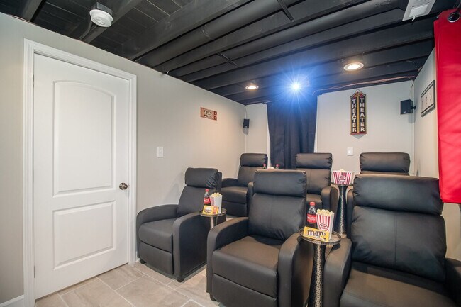 Foto del edificio - 7411 W 56th St