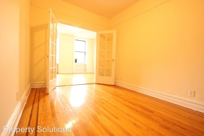 Building Photo - 211 E 14th St