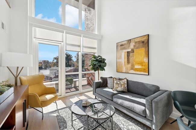 Building Photo - 14 Lincoln Pl