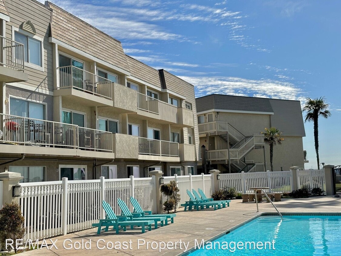 3 br, 2 bath House 326 E. Surfside Drive House Rental in Port