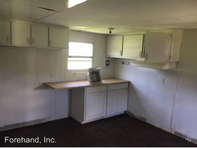 Building Photo - 2433 Shula Dr
