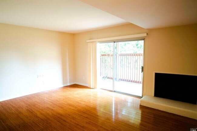 Foto del edificio - 45 Salvatore Dr