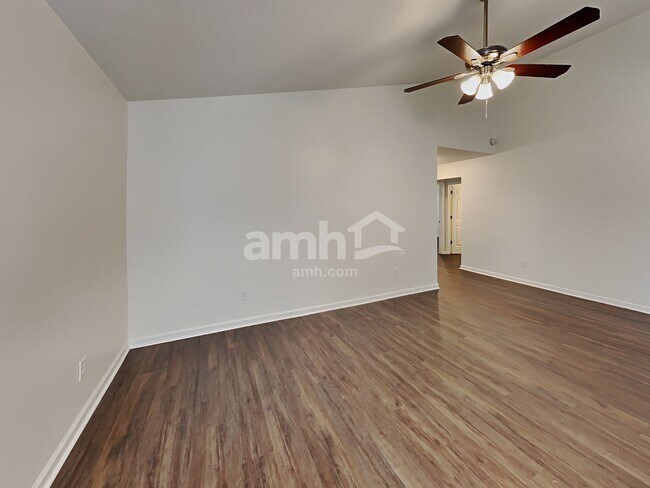 Foto del edificio - 408 Fairlawn Dr