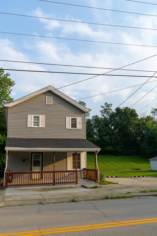 Building Photo - 338 W Main St