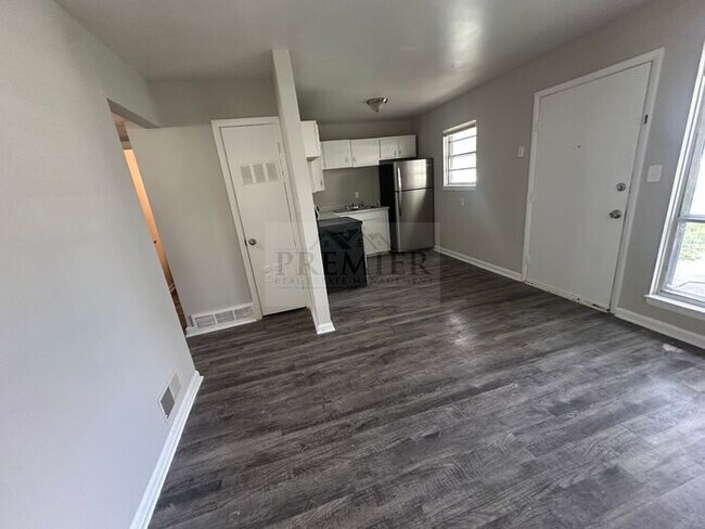 Foto del edificio - $799 RENT $799 Deposit/ 2 bd / 1 ba Grandv...