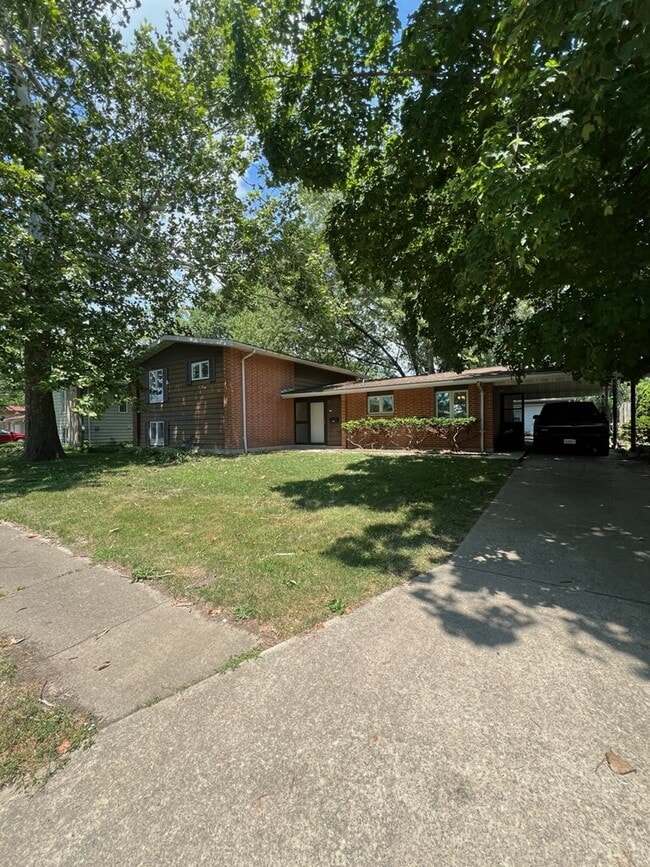 Building Photo - 305 Naples Dr
