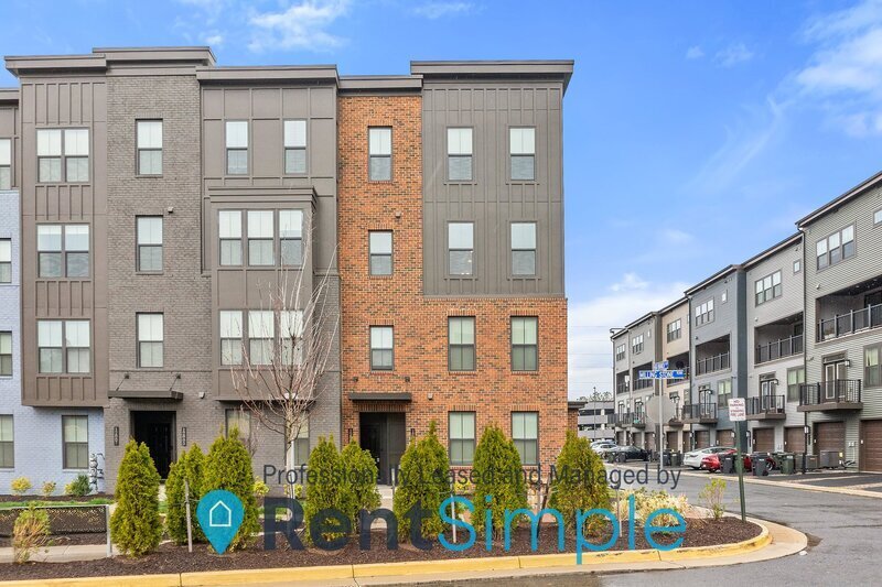 12883 Sunrise Ridge Aly, Herndon, VA 20171 Townhome Rentals in