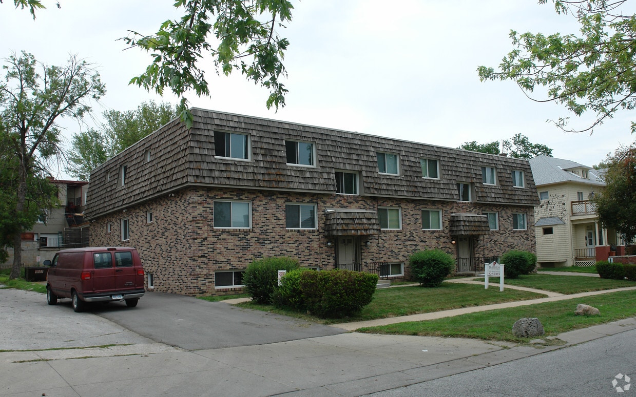 Building Photo - 4804-4806 Capitol Ave