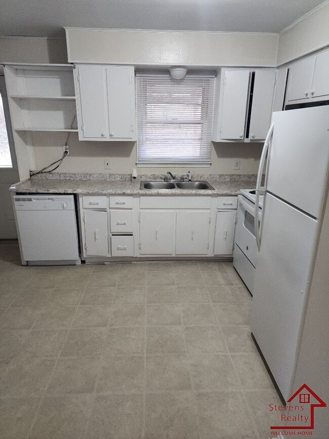 Building Photo - 1202 Pleasant View Dr