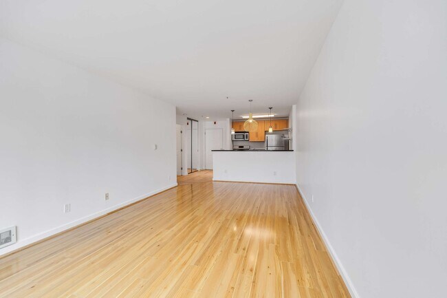 Foto del edificio - 6400 Christie Ave