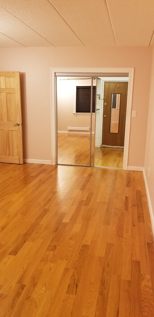 80 High St Unit 301, Dedham, MA 02026 Condo for Rent in Dedham, MA