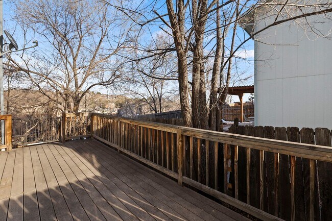 Foto del edificio - 977-979 Columbine Ave