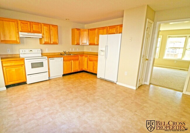 Foto del edificio - 2 Bedroom, 2.5 Bath Townhome Near Med Center - Available 07/07/2026