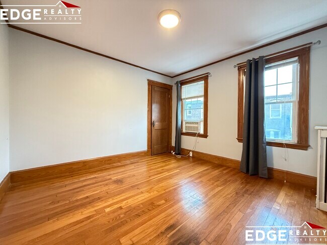 Foto del edificio - 9 Brooksdale Rd