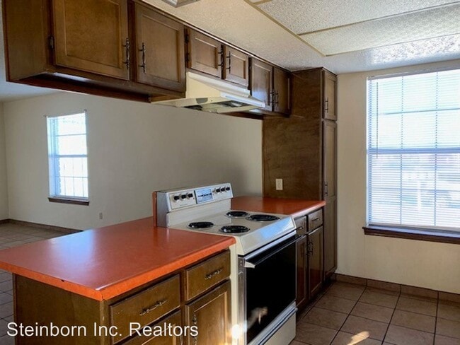 Building Photo - 2900 Los Amigos Ct