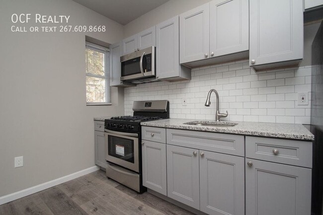 Building Photo - Two Bed West Philly Home