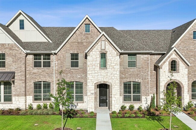 Foto del edificio - 7043 Granbury Ln