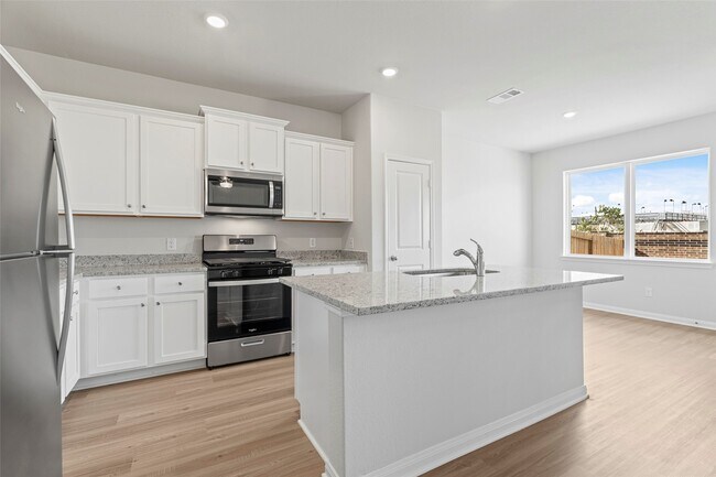 Building Photo - 8931 New Jade Dr