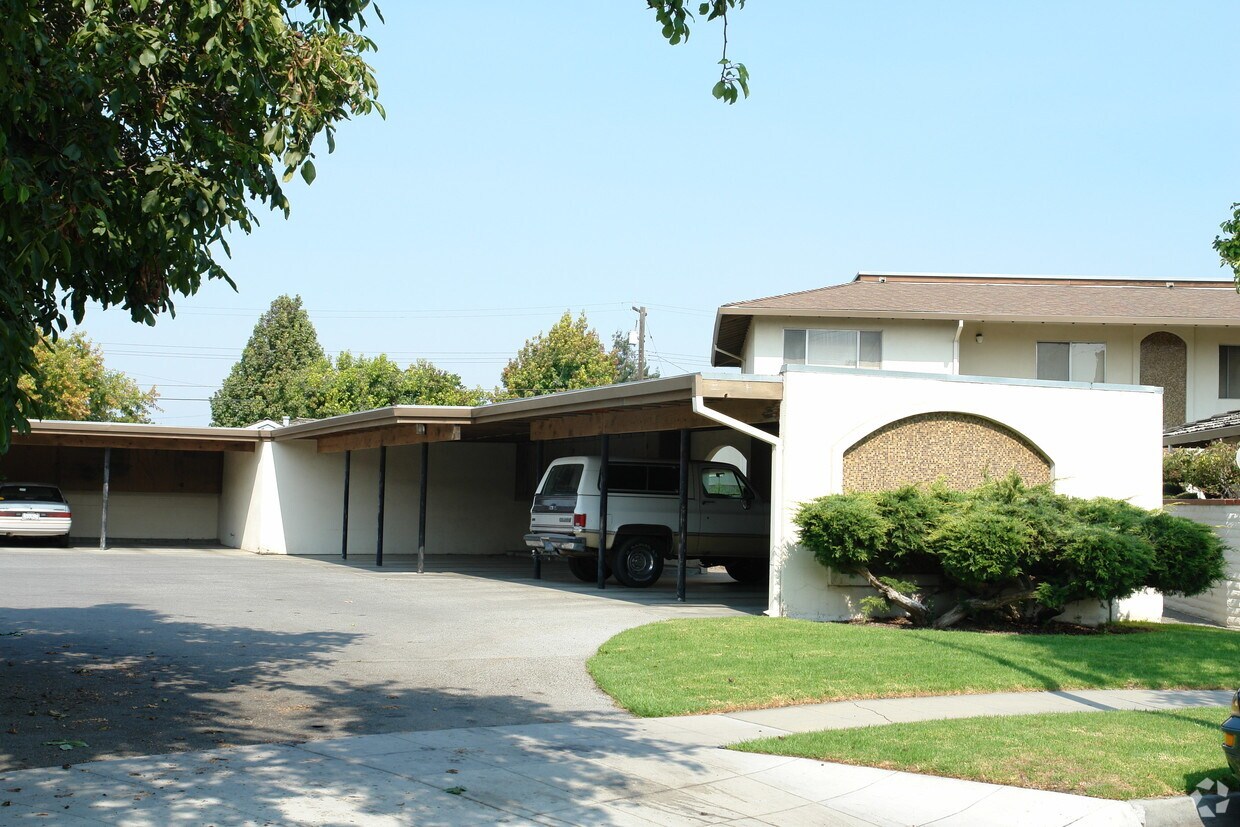 Building Photo - 8 San Ramon Cir