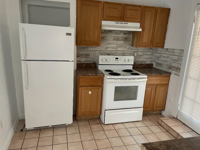 Foto del edificio - 5767 Lakeville Rd