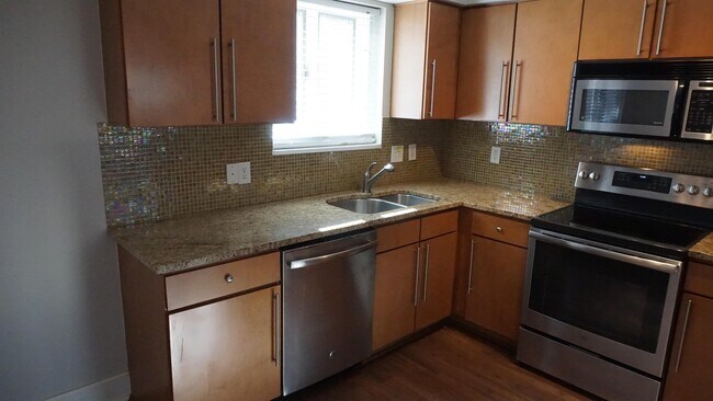 Photo - 2427 Vail Ave Townhome